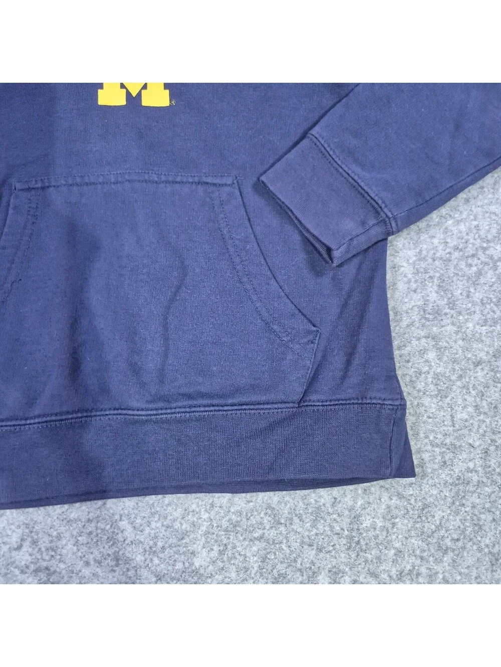 GEN 2 Michigan Wolverines Youth Sz 6/7 Hoodie Pullover U of M Logo